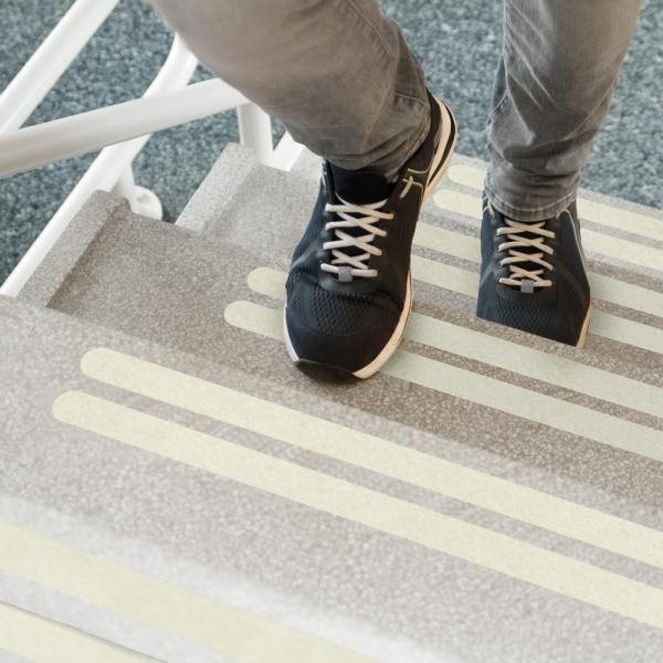 Antirutschstreifen strong nachleuchtend Anwendung